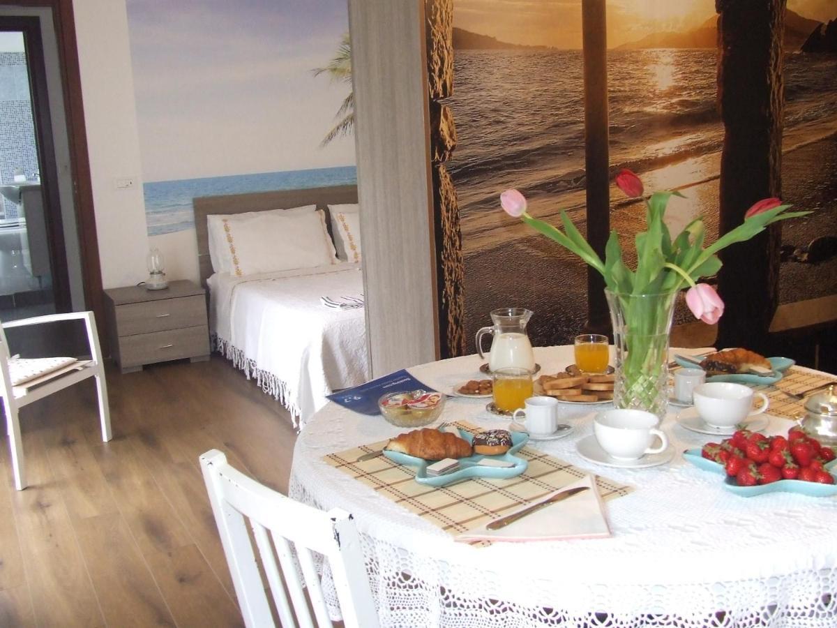 Casa Laura Bed and Breakfast Terracina Εξωτερικό φωτογραφία